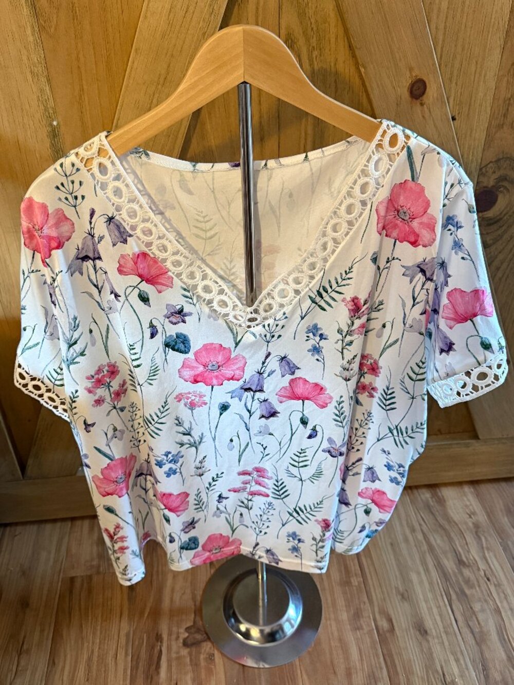 Wildflower Floral Print Top Crochet Trim V-Neck 2XL
